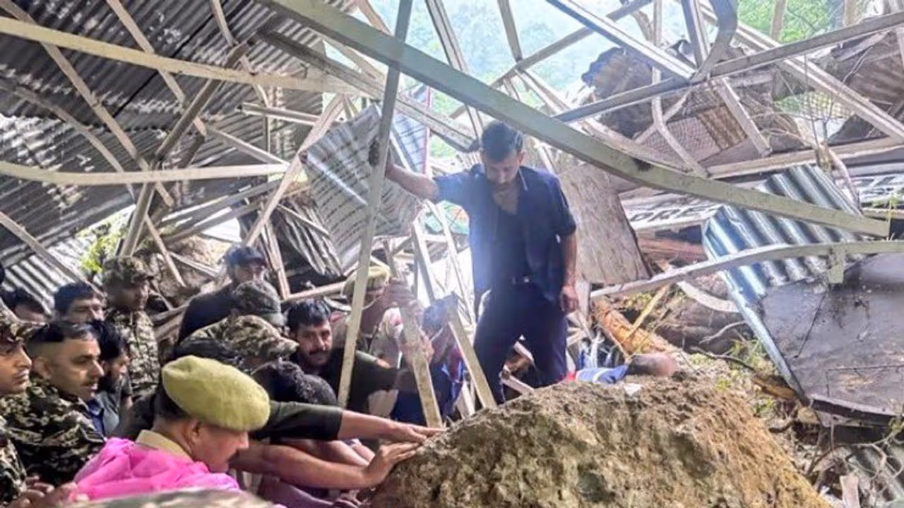 Vaishno Devi Landslide Kills Five Injures Ten Heavy Rains Disrupt Jammu Traffic Vaishno Devi Landslide Kills Five Injures Ten Heavy Rains Disrupt Jammu Traffic