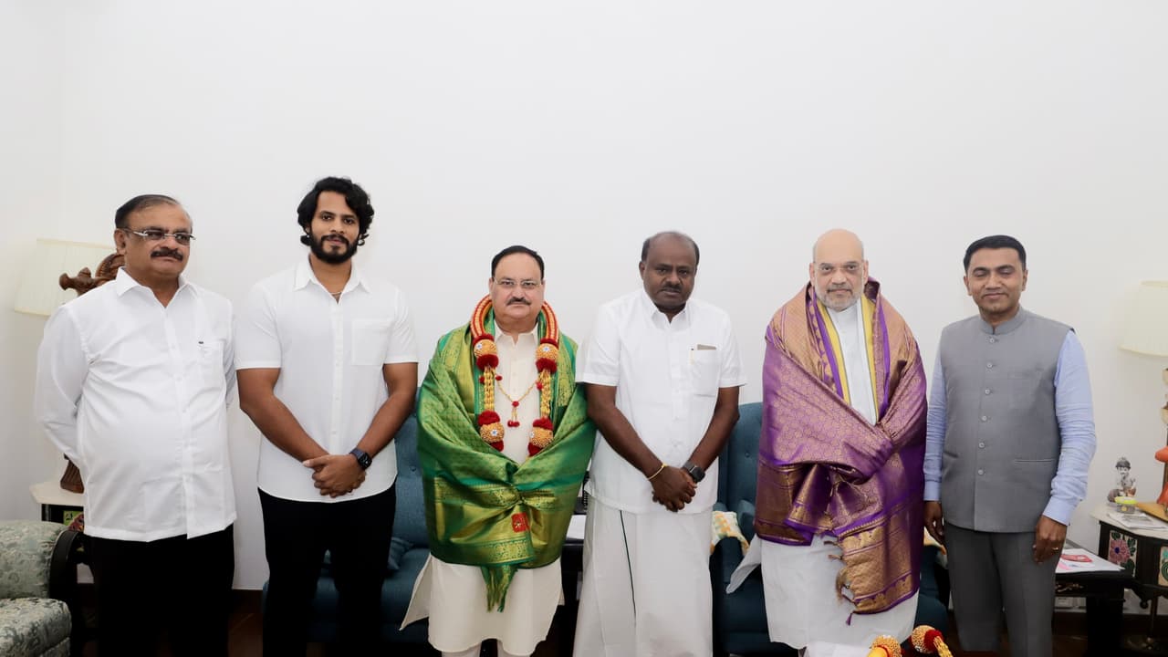 JP Nadda with HD Kumarswamy JP Nadda with HD Kumarswamy
