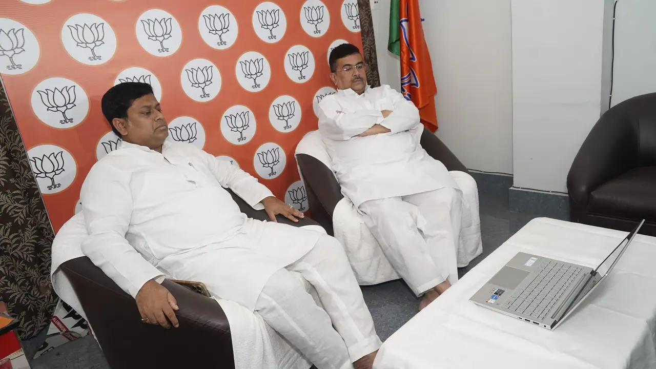 Suvendu Adhikari and Sukanta Majumdar sat together and listened to Narendra Modi mann ki baat bsm Suvendu Adhikari and Sukanta Majumdar sat together and listened to Narendra Modi mann ki baat bsm