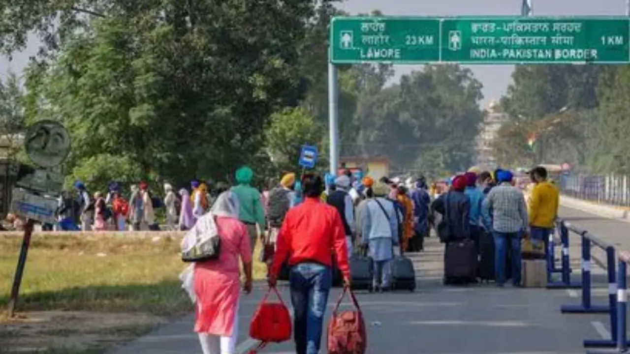 Refugees From Pakistan Refugees From Pakistan