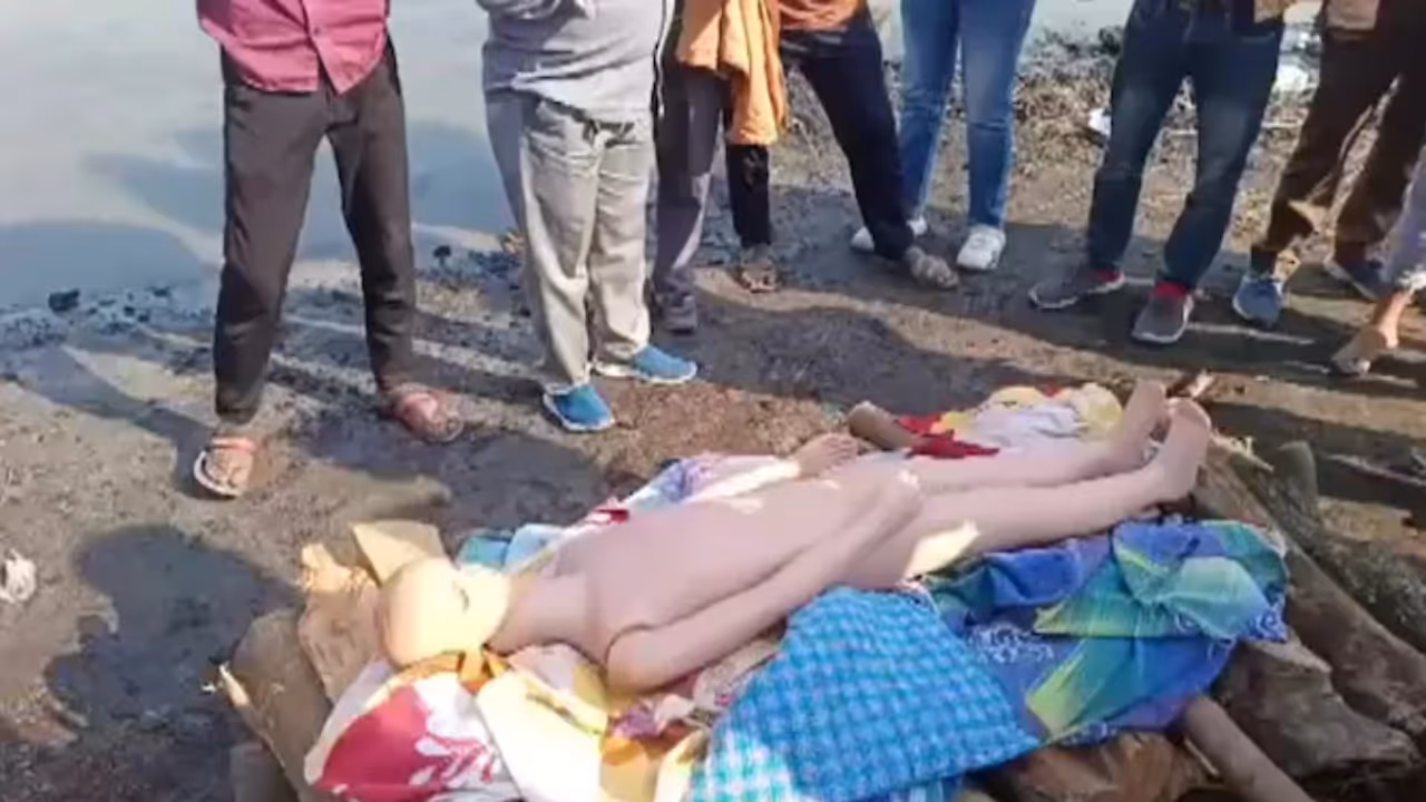 Plastic dummy cremation