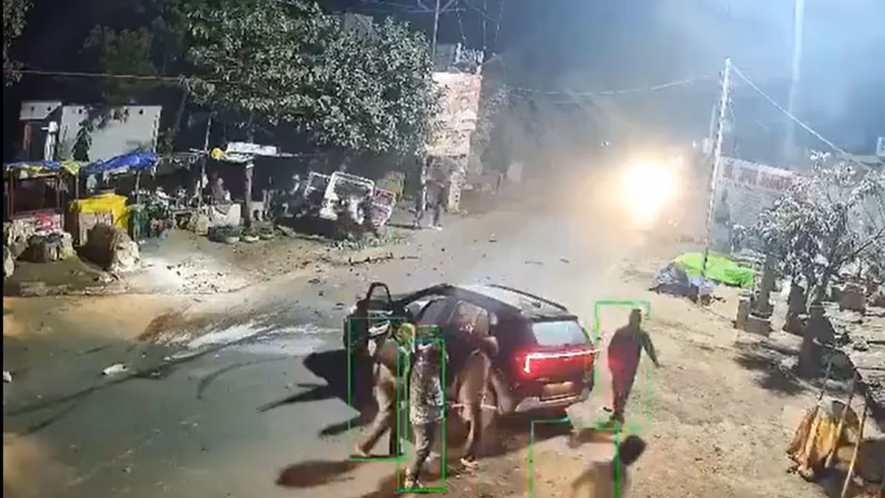 UP Car Crash CCTV Video