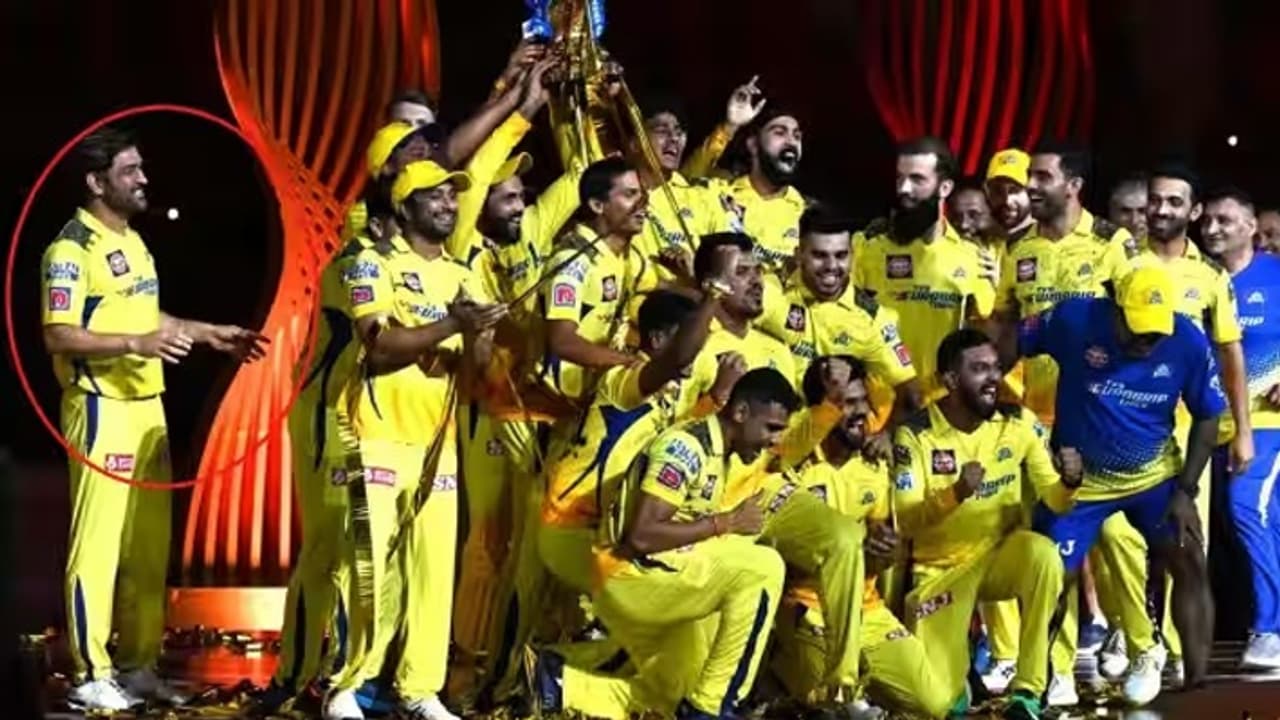 MS Dhoni unique way to celebrate CSK victory MS Dhoni unique way to celebrate CSK victory