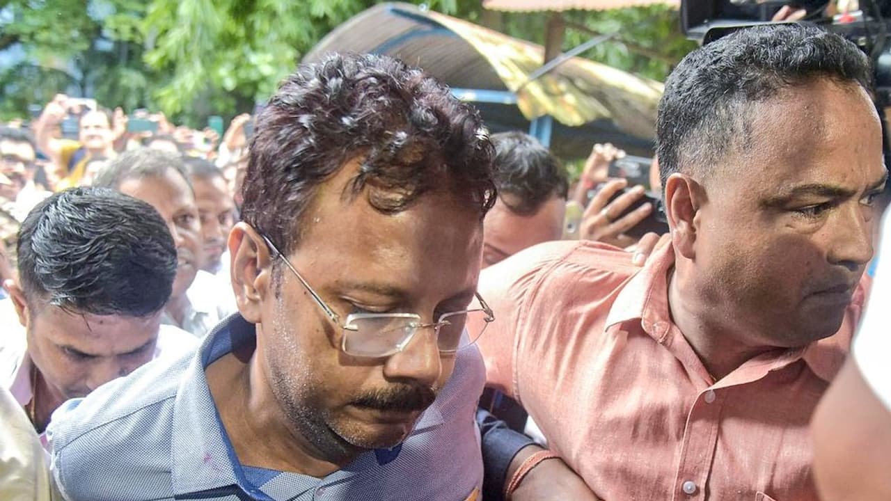 Beat Sandeep Ghosh eight day CBI custody of Alipore court bsm Beat Sandeep Ghosh eight day CBI custody of Alipore court bsm