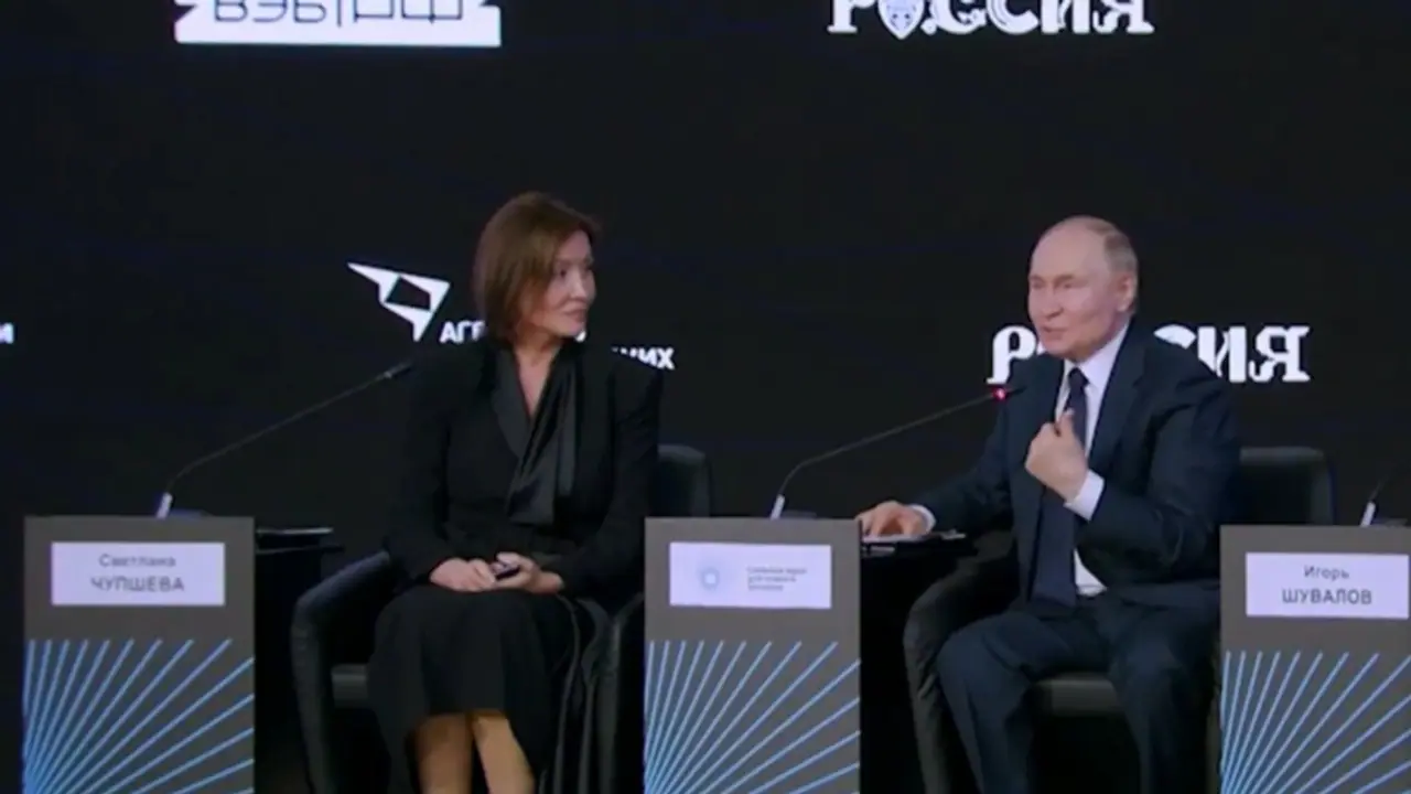 Putin drops everything; rushes out mid event to take Trump's call