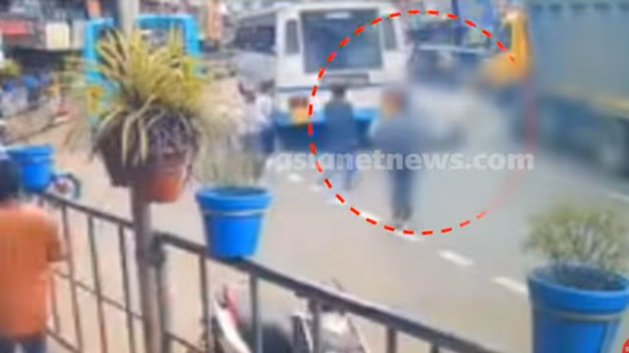 lorry and bike accident lorry and bike accident