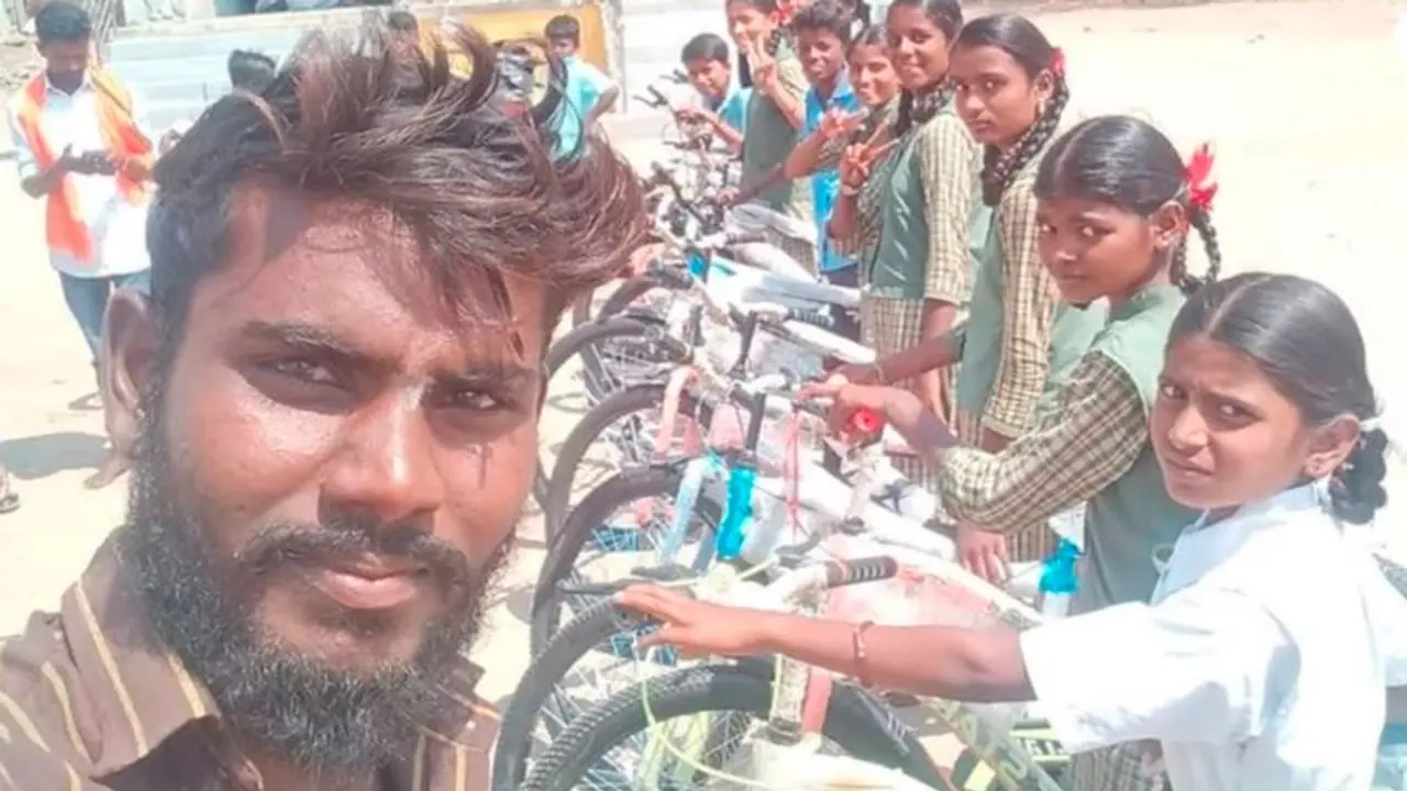 Daily Wage Worker Buys Cycles for 11 Students