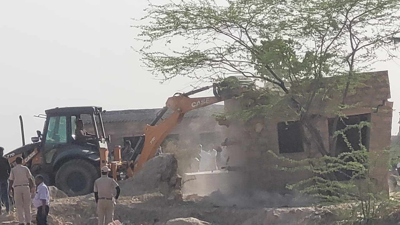 बुलडोजर कार्रवाही बुलडोजर कार्रवाही