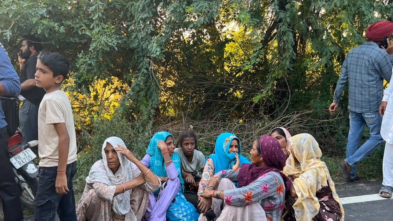 Speeding Car Runs Over Roadside Workers, 8 Killed, 12 Injured Speeding Car Runs Over Roadside Workers, 8 Killed, 12 Injured