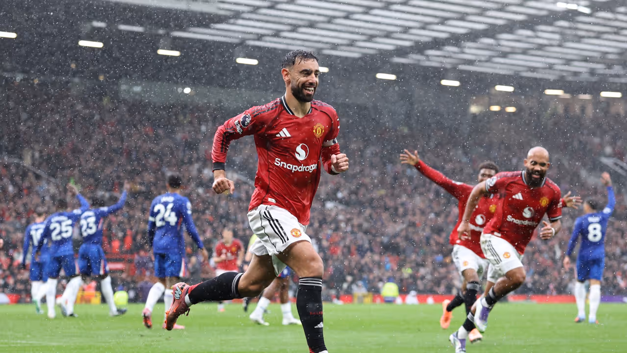 Man United's Bruno Fernandes celebrates goal vs Chelsea
