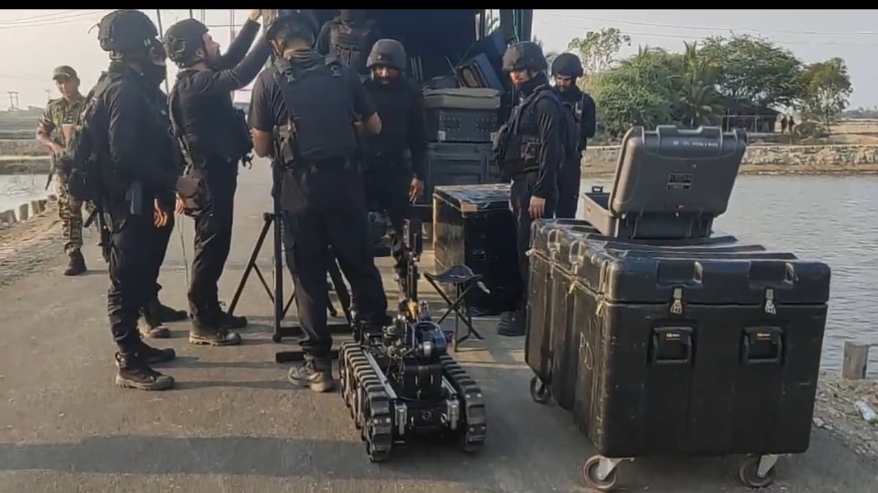 NSG in Sandeshkhali after recovering firearms from Shah Jahans relatives house Amit Malviya condemns bsm NSG in Sandeshkhali after recovering firearms from Shah Jahans relatives house Amit Malviya condemns bsm