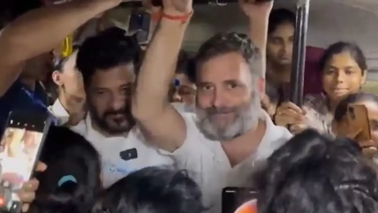 rahul gandhi bus.jpg rahul gandhi bus.jpg