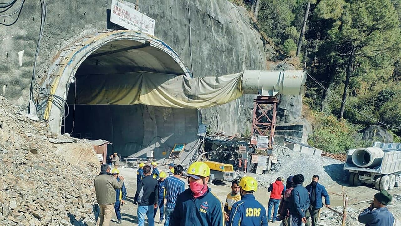 Uttarkashi Rescue work Now manual excavation is starting in Silkia tunnel bsm Uttarkashi Rescue work Now manual excavation is starting in Silkia tunnel bsm