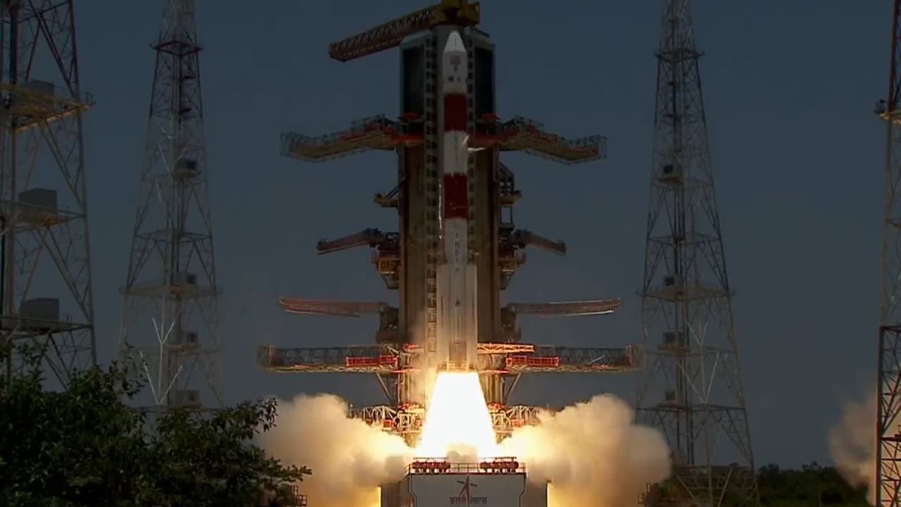 aditya l 1 successfully starts journey to sun It will take 125 days to reach the destination bsm 