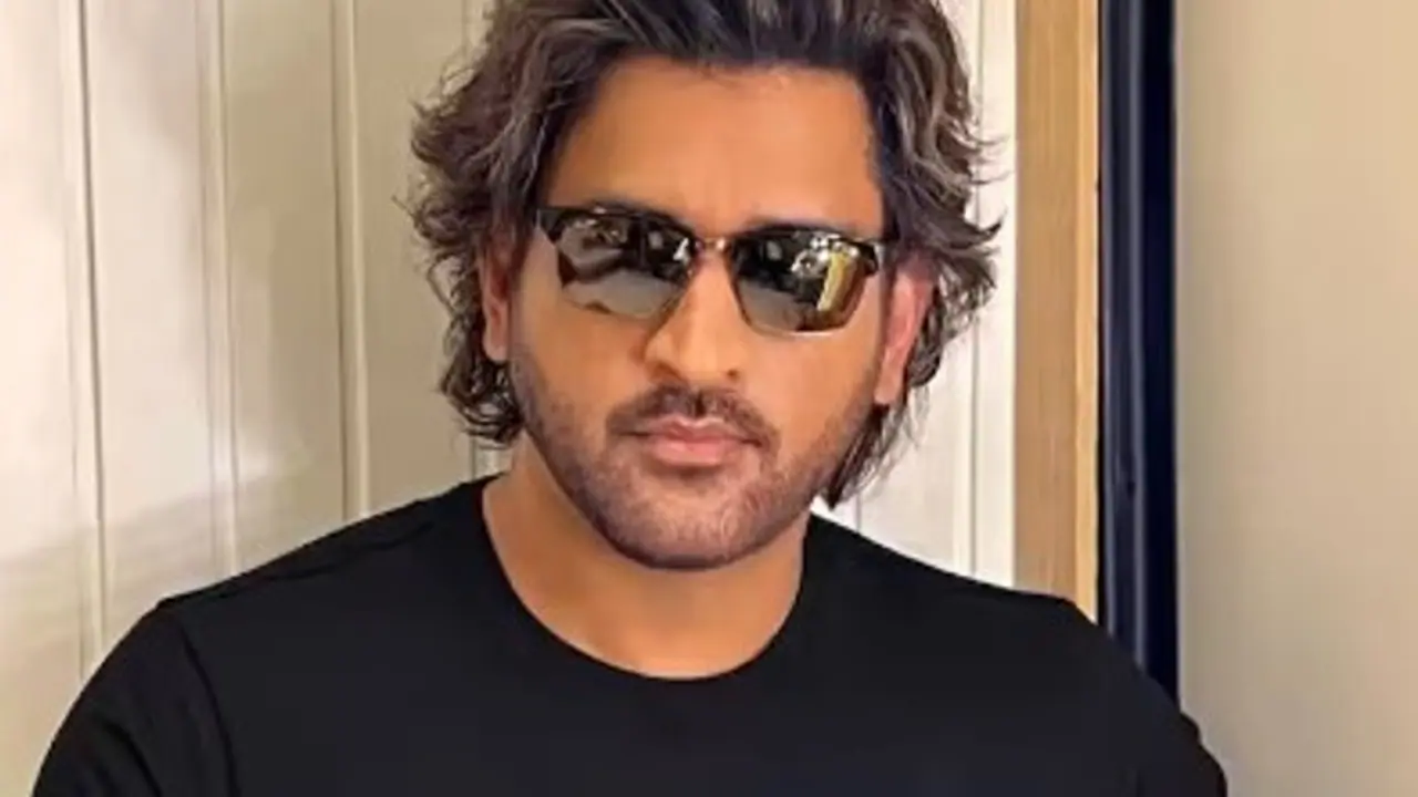 dhoni 00.jpg dhoni 00.jpg