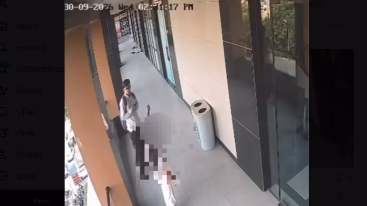 Caught On Camera: 20 Year Old Man Harasses Woman At Mall, CCTV Video Goes Viral (WATCH) Caught On Camera: 20 Year Old Man Harasses Woman At Mall, CCTV Video Goes Viral (WATCH)