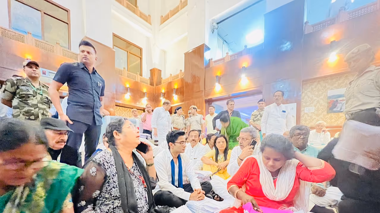 ABHISHEK BANERJEE ABHISHEK BANERJEE