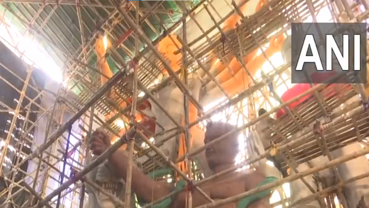 51 Foot Durga Idol in Siliguri 51 Foot Durga Idol in Siliguri