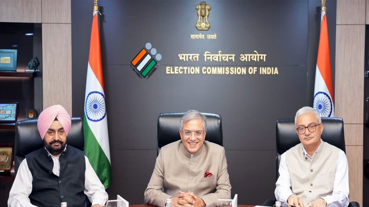 Election Commission Releases Final Bihar Electoral Roll With 7 42 Crore Voters