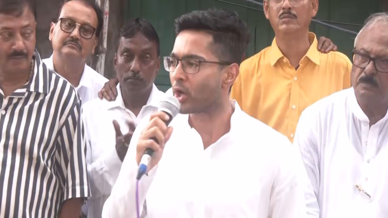 এসআইআর নিয়ে দিলীপ ঘোষ ও অভিষেক বন্দ্যোপাধ্য়ায়ের তরজা 