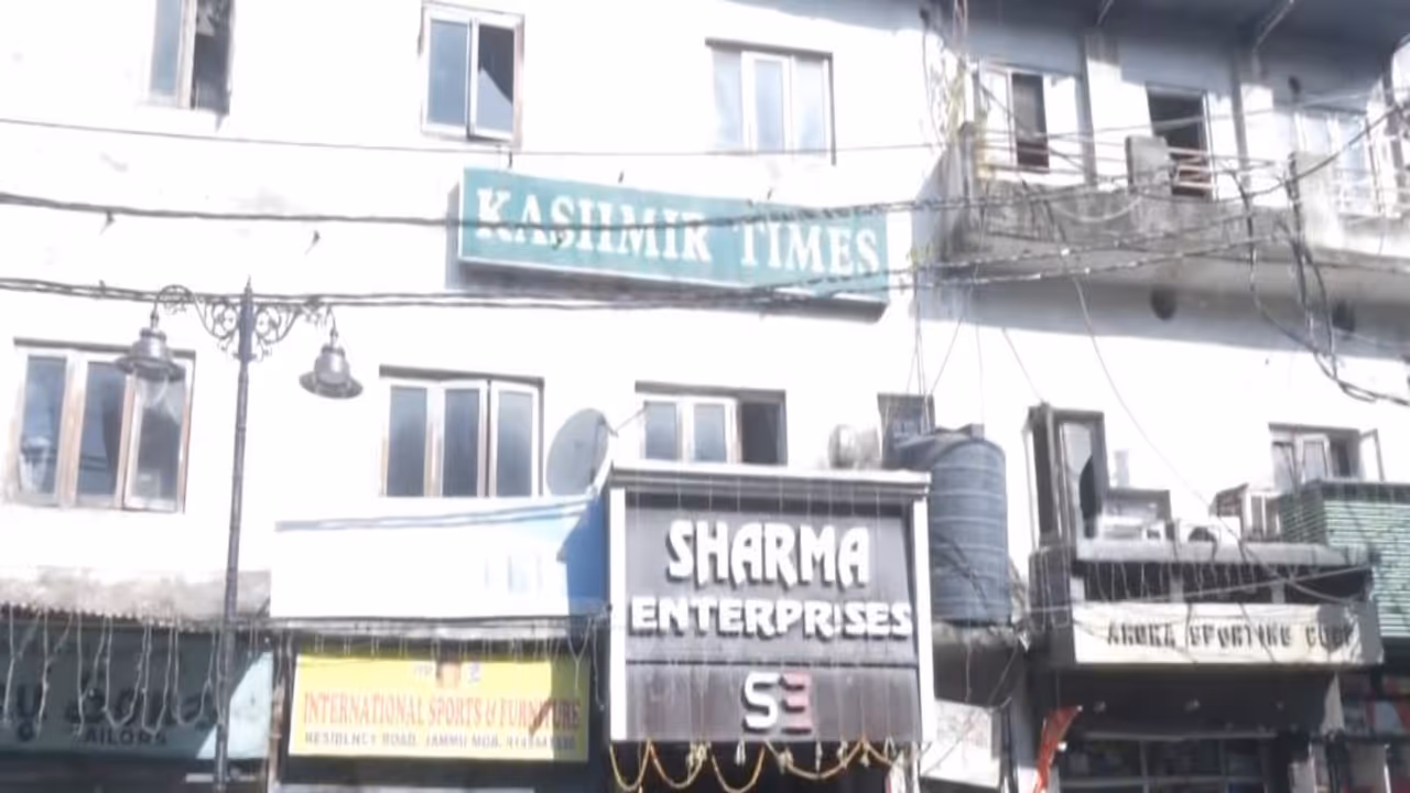 Jammu Kashmir SIA Conducts Raid on Kashmir Times Office