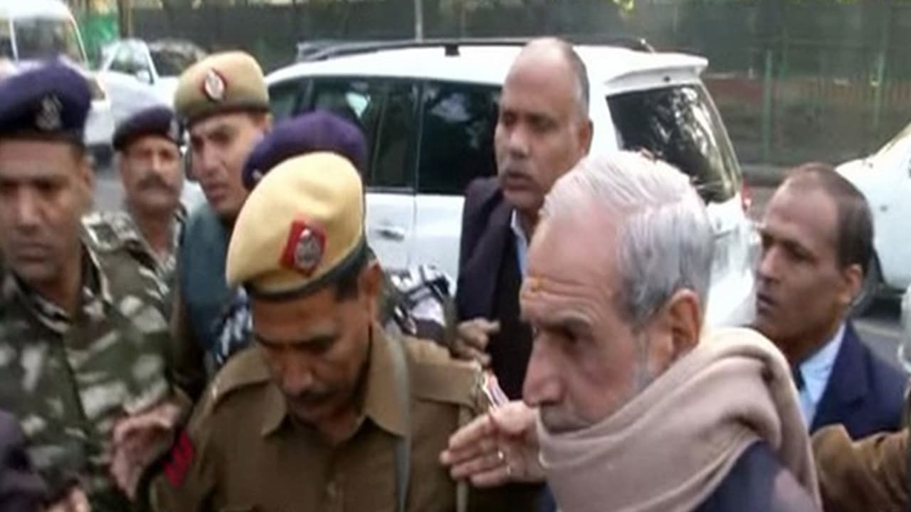 Delhi Court Acquits Sajjan Kumar in 1984 Anti Sikh Riots Case Delhi Court Acquits Sajjan Kumar in 1984 Anti Sikh Riots Case