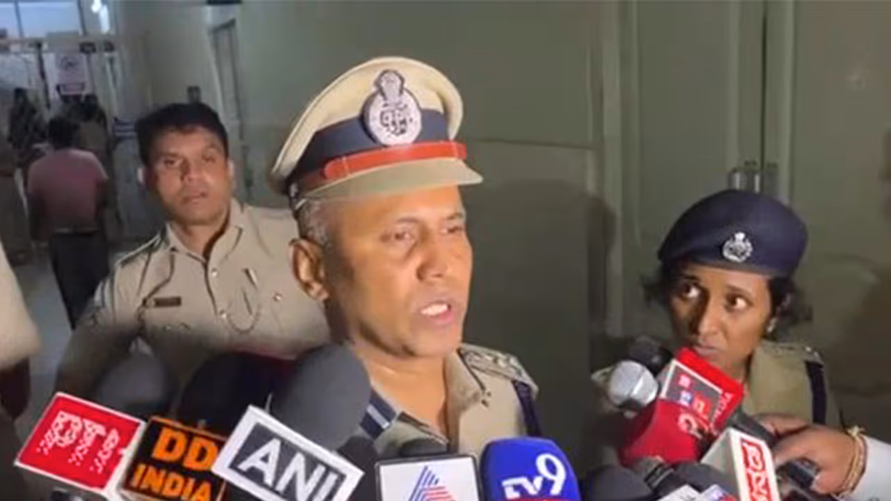 Tanker lorry hits Ganpati immersion procession in Hassan Tanker lorry hits Ganpati immersion procession in Hassan