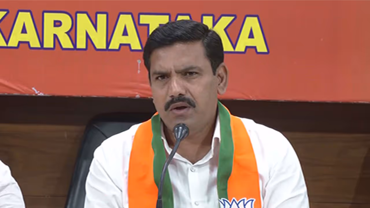 BJP leaders slam Siddaramaiah’s Karnataka caste survey BJP leaders slam Siddaramaiah’s Karnataka caste survey