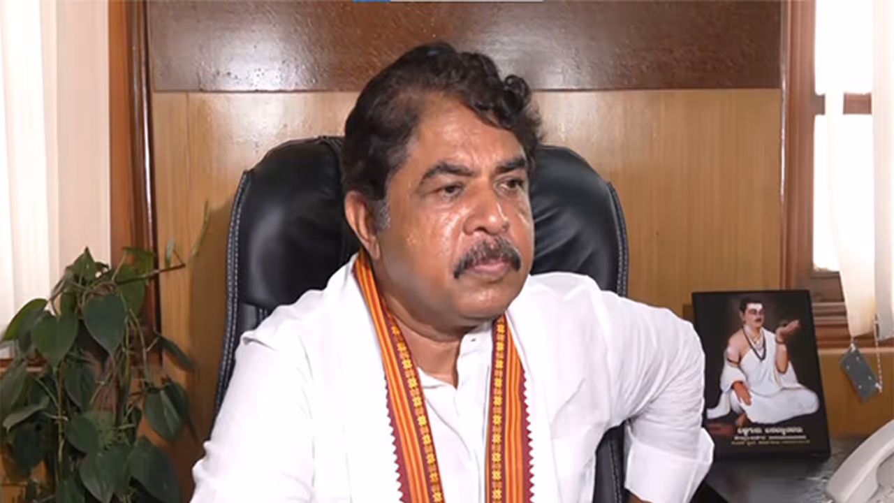 Karnataka Leader of Opposition R Ashoka slams Karnataka government over flawed socio economic survey(File Photo/ANI)