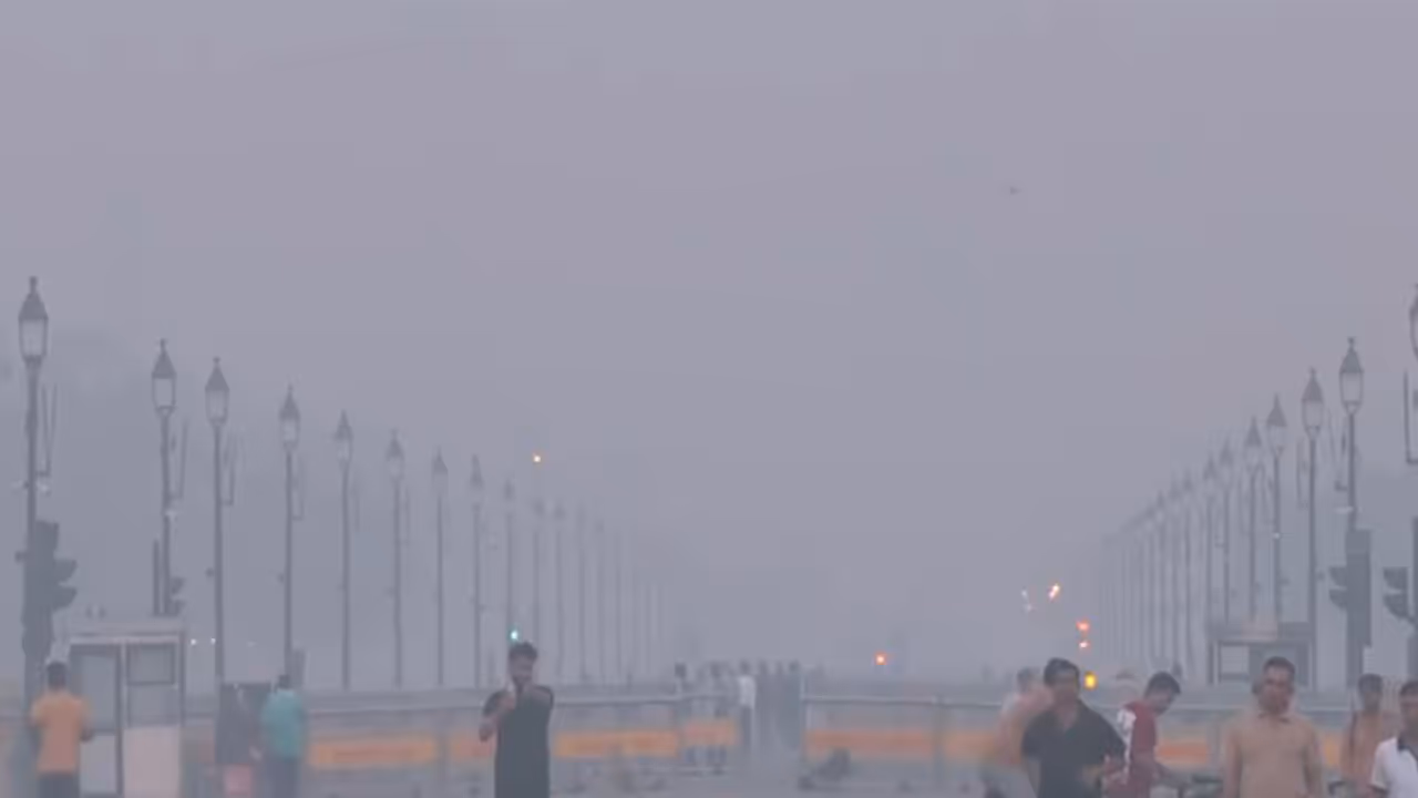 Delhi air quality worsens as AQI reaches ‘very poor’ in multiple areas (Photo/ANI)