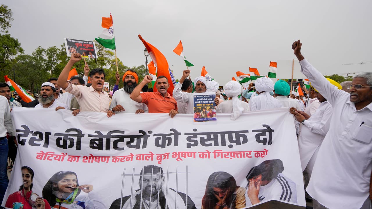 Wrestlers protest at India Gate