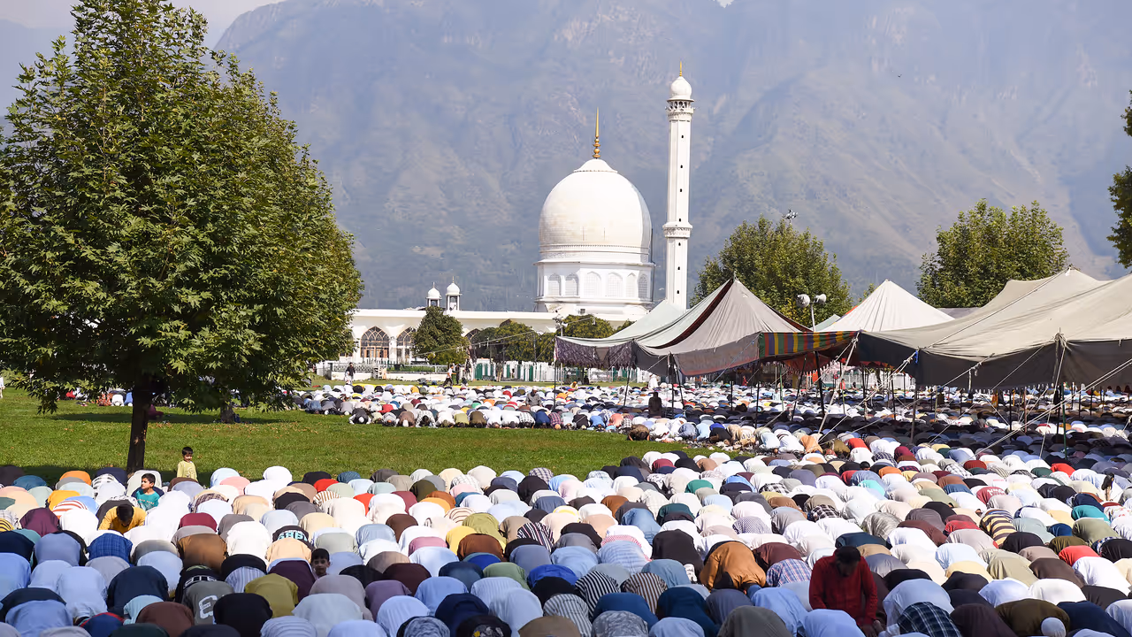 Hazratbal shrine in Srinagar