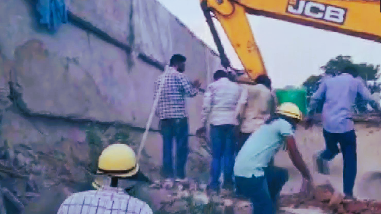 collapse of the rice mill building in Karnal collapse of the rice mill building in Karnal