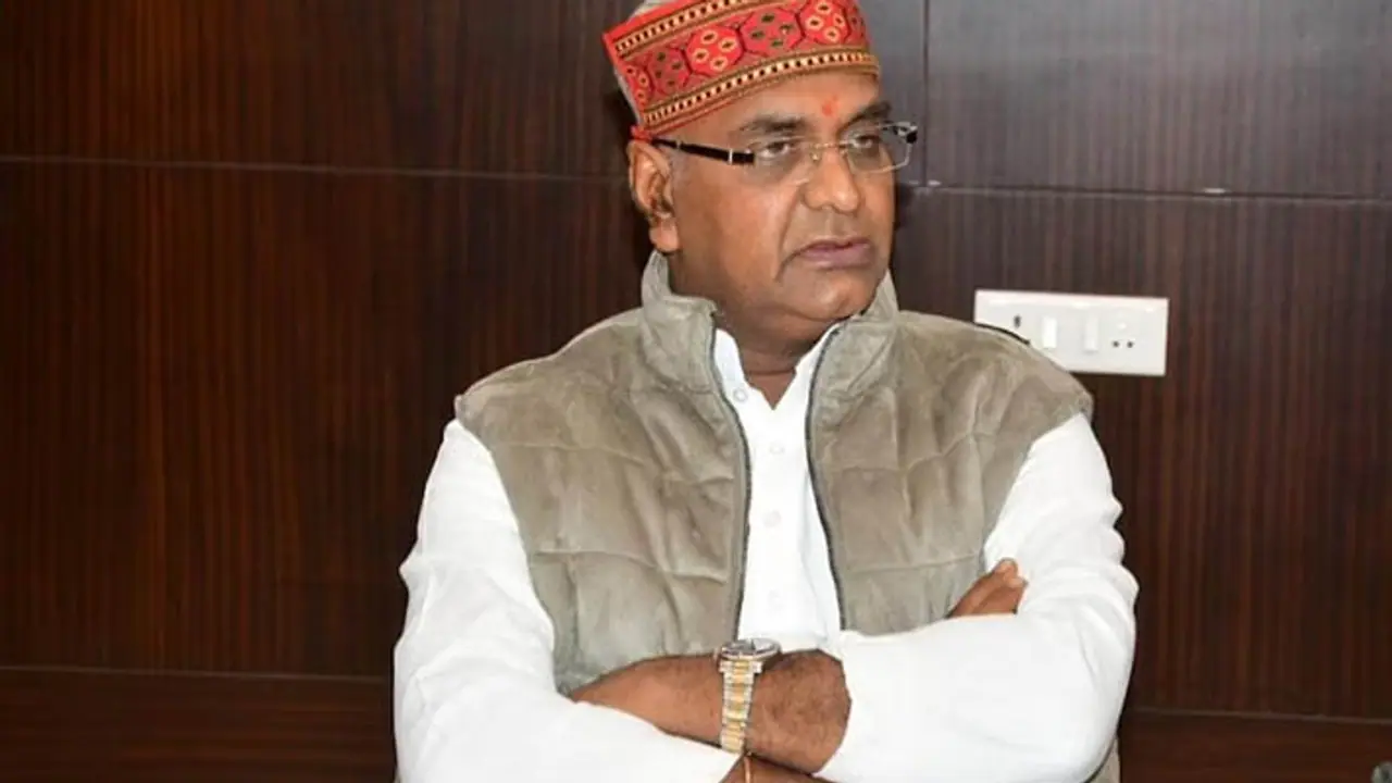 mp medical education ministers vishwas sarang car accident in tikamgarh mp medical education ministers vishwas sarang car accident in tikamgarh