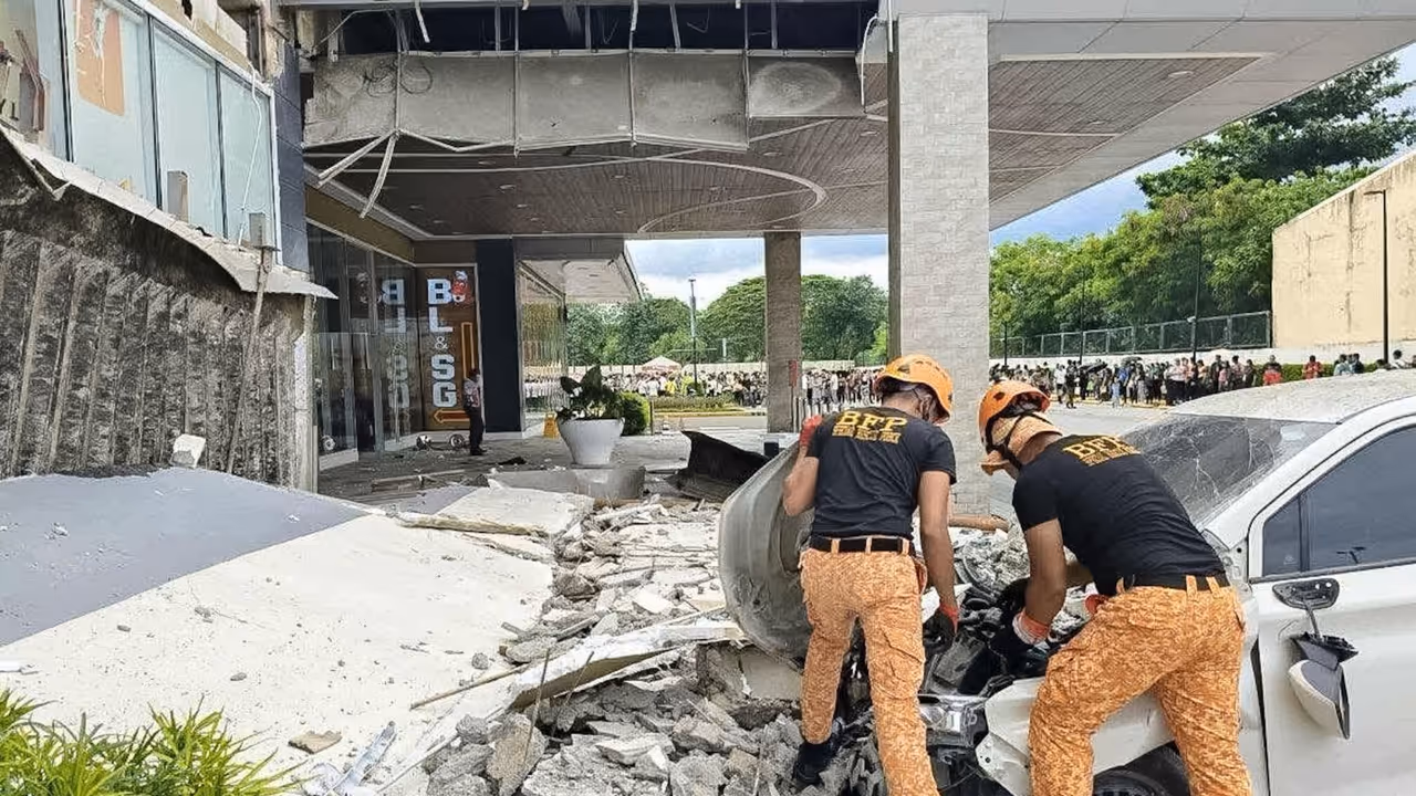 Philippines begins clean up after powerful twin quakes