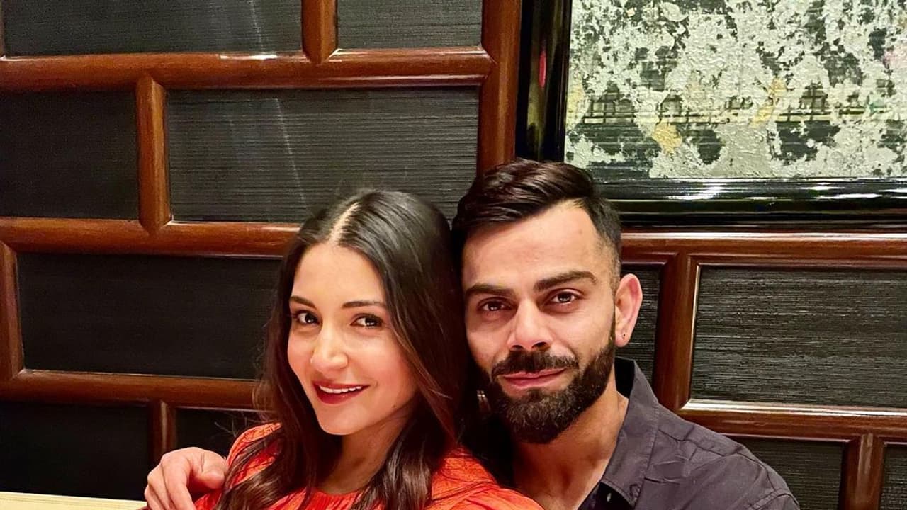 Virat Kohli enjoys date with wife Anushka Sharma Virat Kohli enjoys date with wife Anushka Sharma