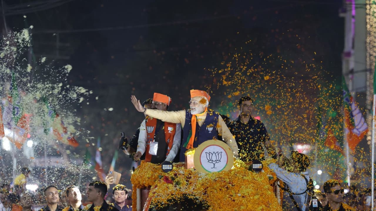 PM Narendra Modi roadshow in Indore PM Narendra Modi roadshow in Indore