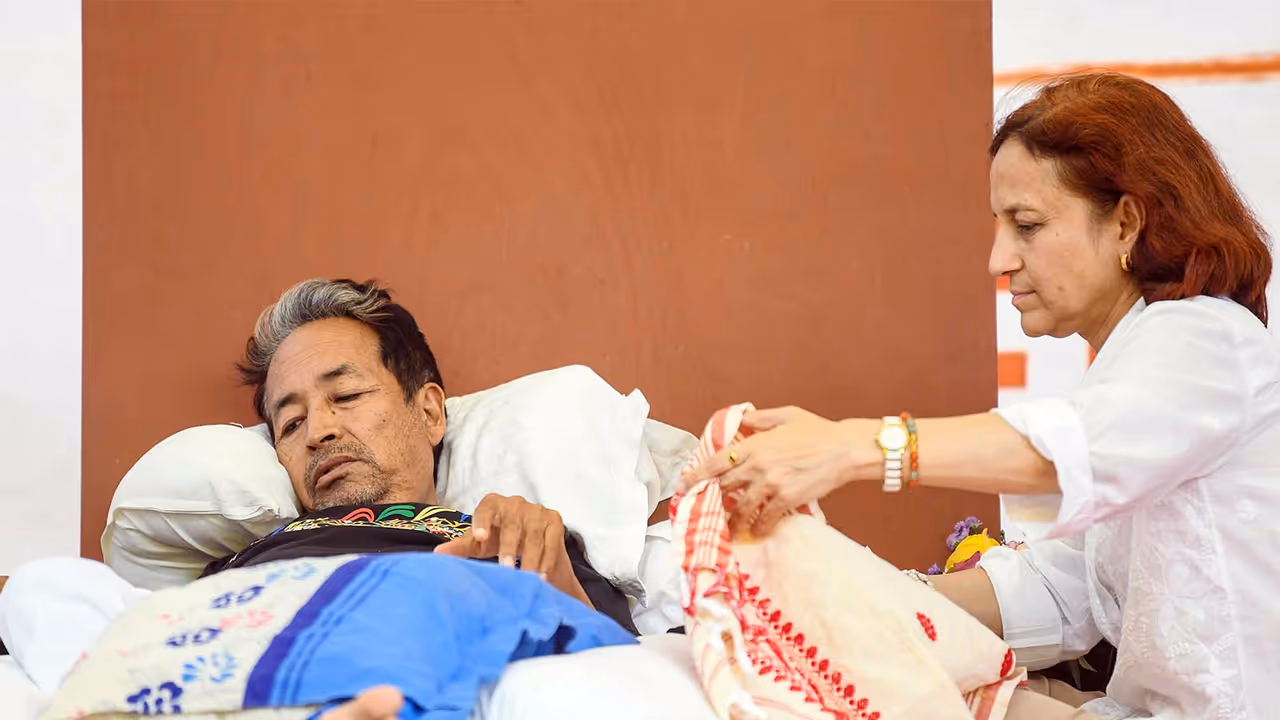 sonam wangchuk wife reacts after police shift him to hospital no treatment without consent sonam wangchuk wife reacts after police shift him to hospital no treatment without consent