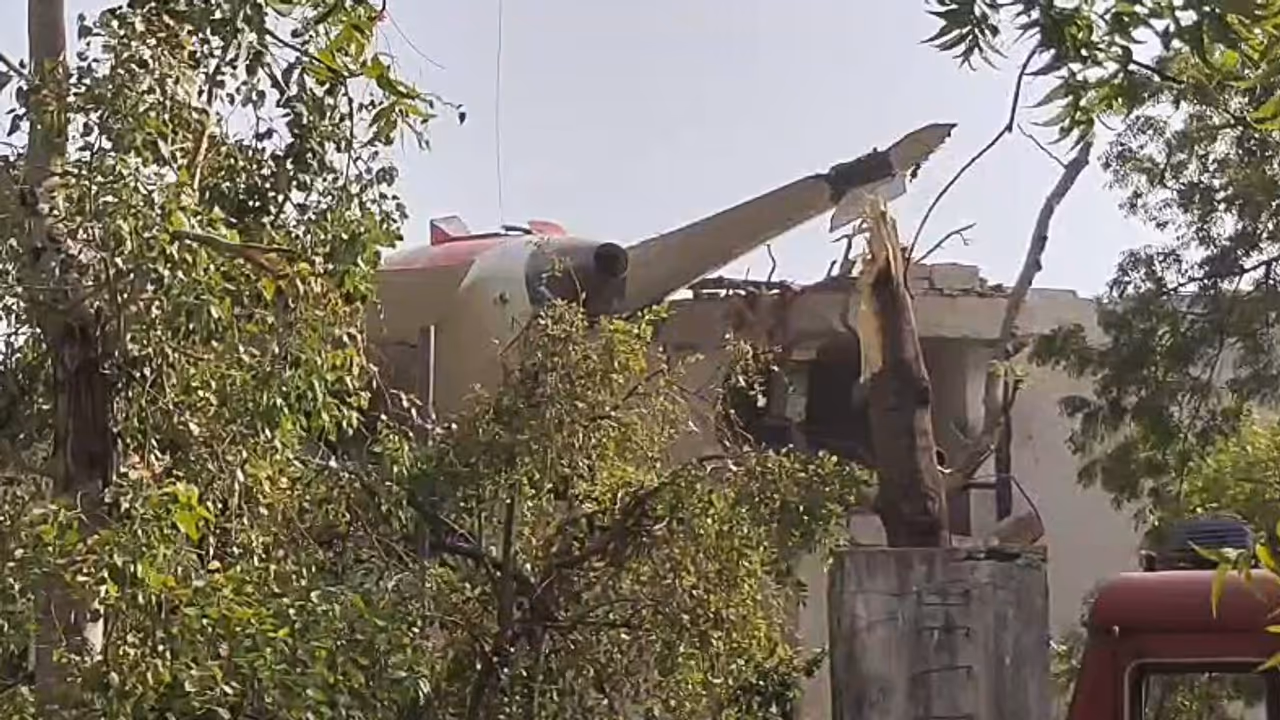 Air India Plane crashes in Ahmedabad