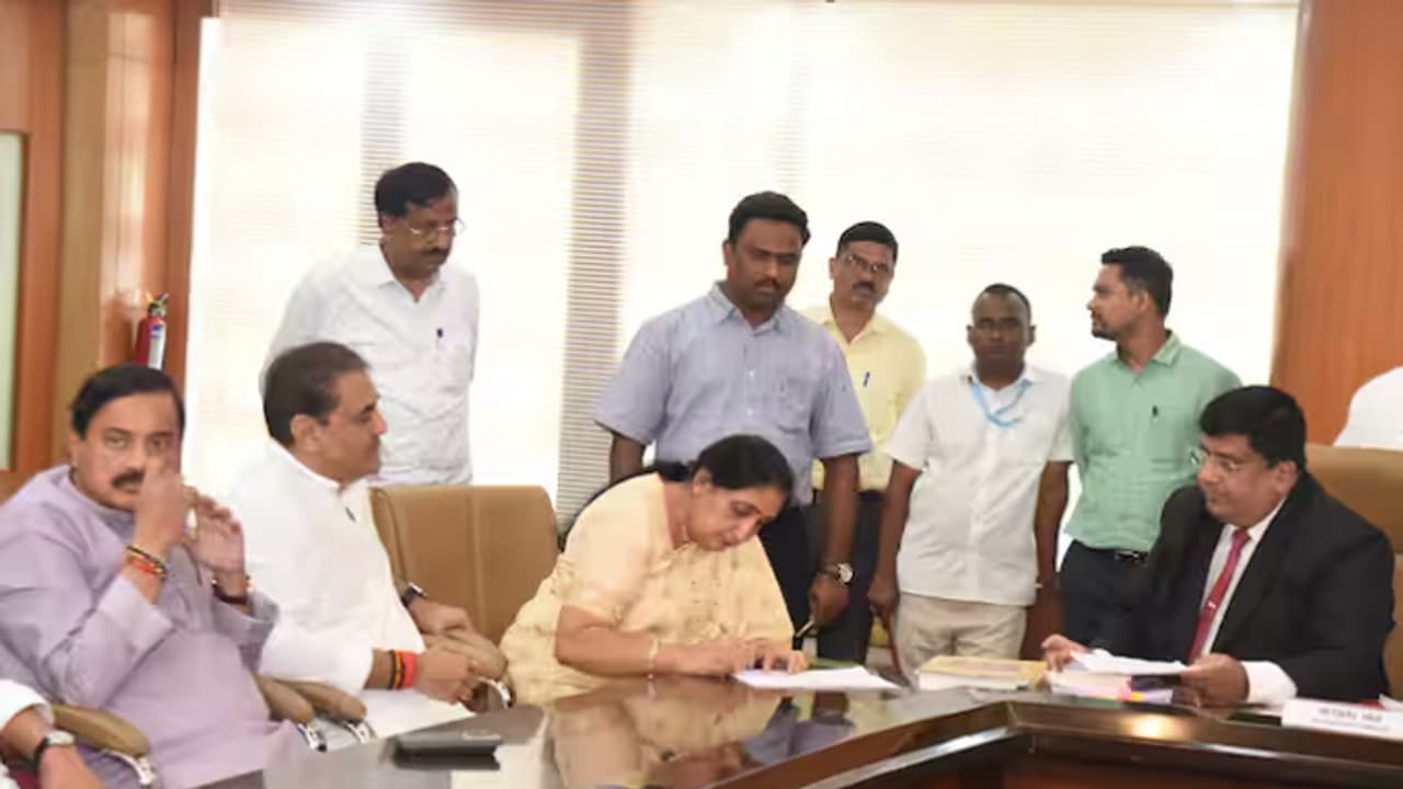 sunetra pawar sunetra pawar