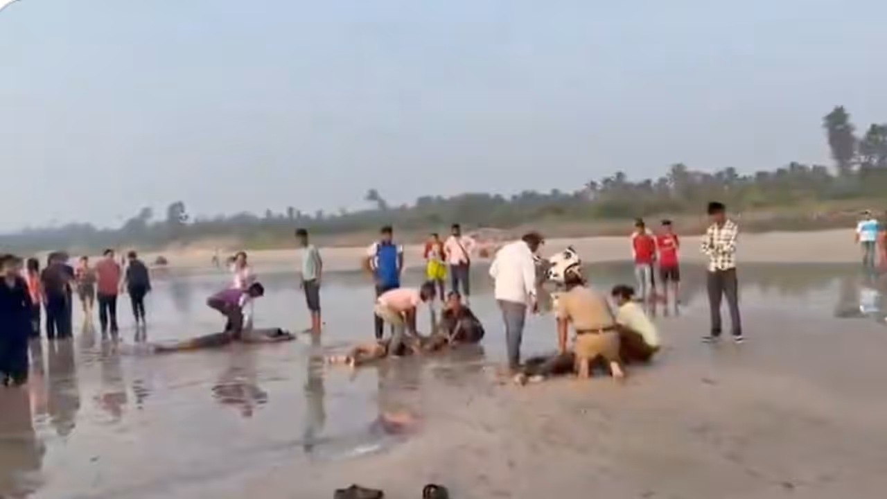 Raigad Diveagar Beach Tragedy Eight Pune Students Die After Drowning During Picnic Raigad Diveagar Beach Tragedy Eight Pune Students Die After Drowning During Picnic