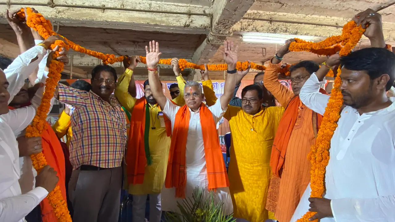 DilIp Ghosh attacks Abhishek and saving Mamata Banerjee TMC goes to commission bsm DilIp Ghosh attacks Abhishek and saving Mamata Banerjee TMC goes to commission bsm