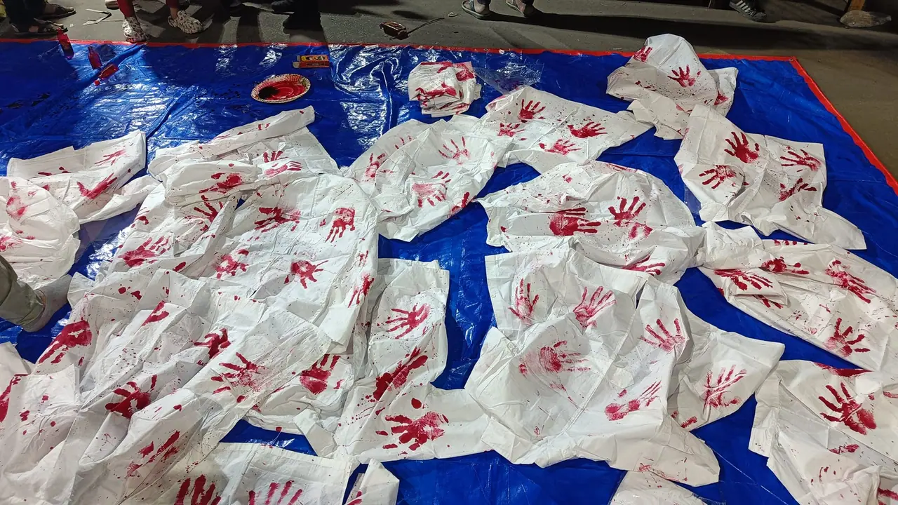 RG Kar Protest Service junior doctors from Chaturthi after white apron with 10 fingerprints of red colour bsm