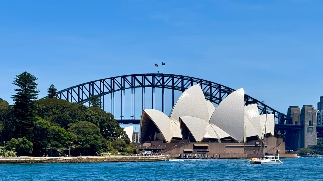 Indian Man Reveals ₹2.6 Lakh Monthly Expenses In Sydney Indian Man Reveals ₹2.6 Lakh Monthly Expenses In Sydney