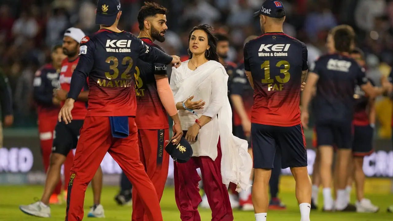 RCB Virat Kohli with Preity Zinta PKBS owner
