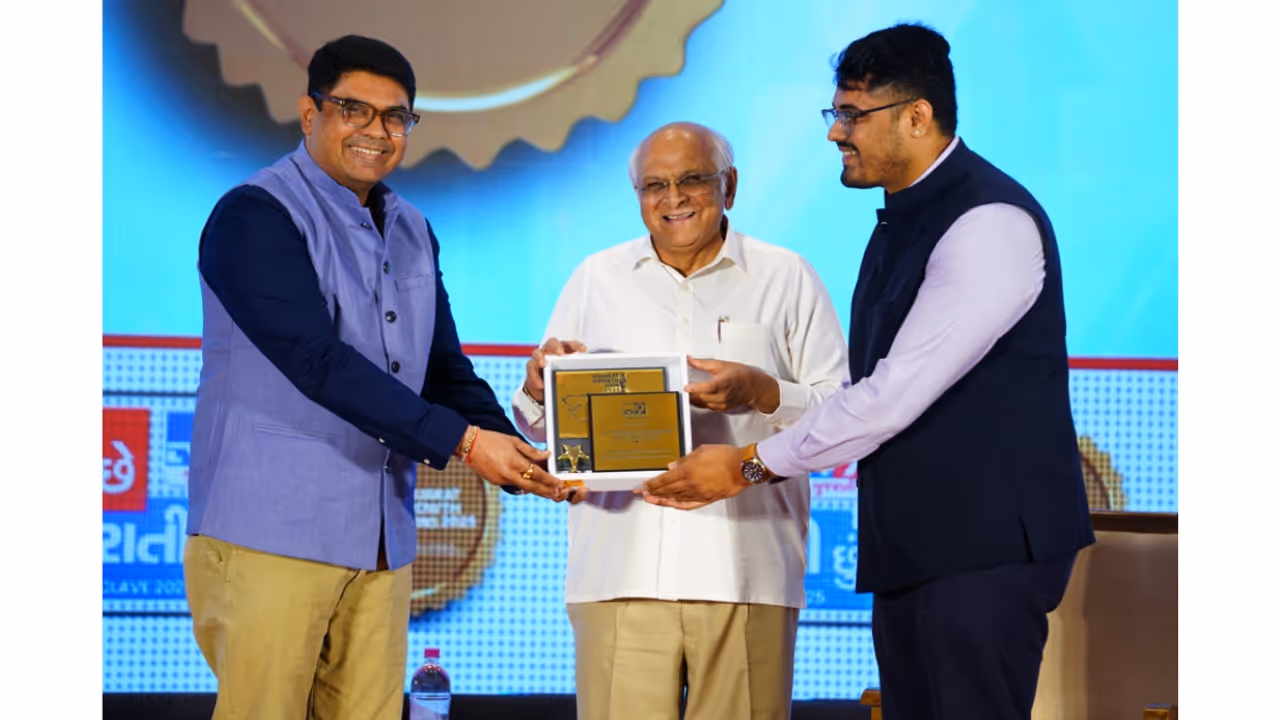 NITEK Interactive Flat Panel: Gujarat’s Pride Leading India’s Smart Classroom Revolution