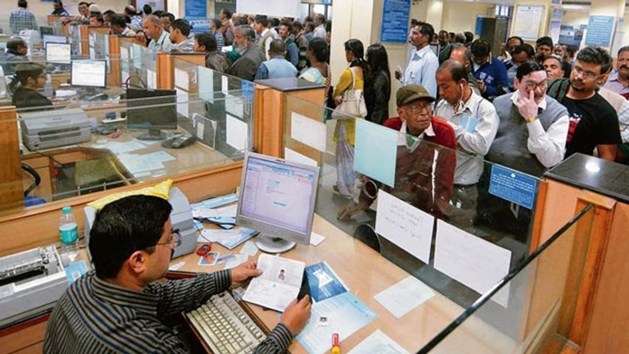 bank working bank working