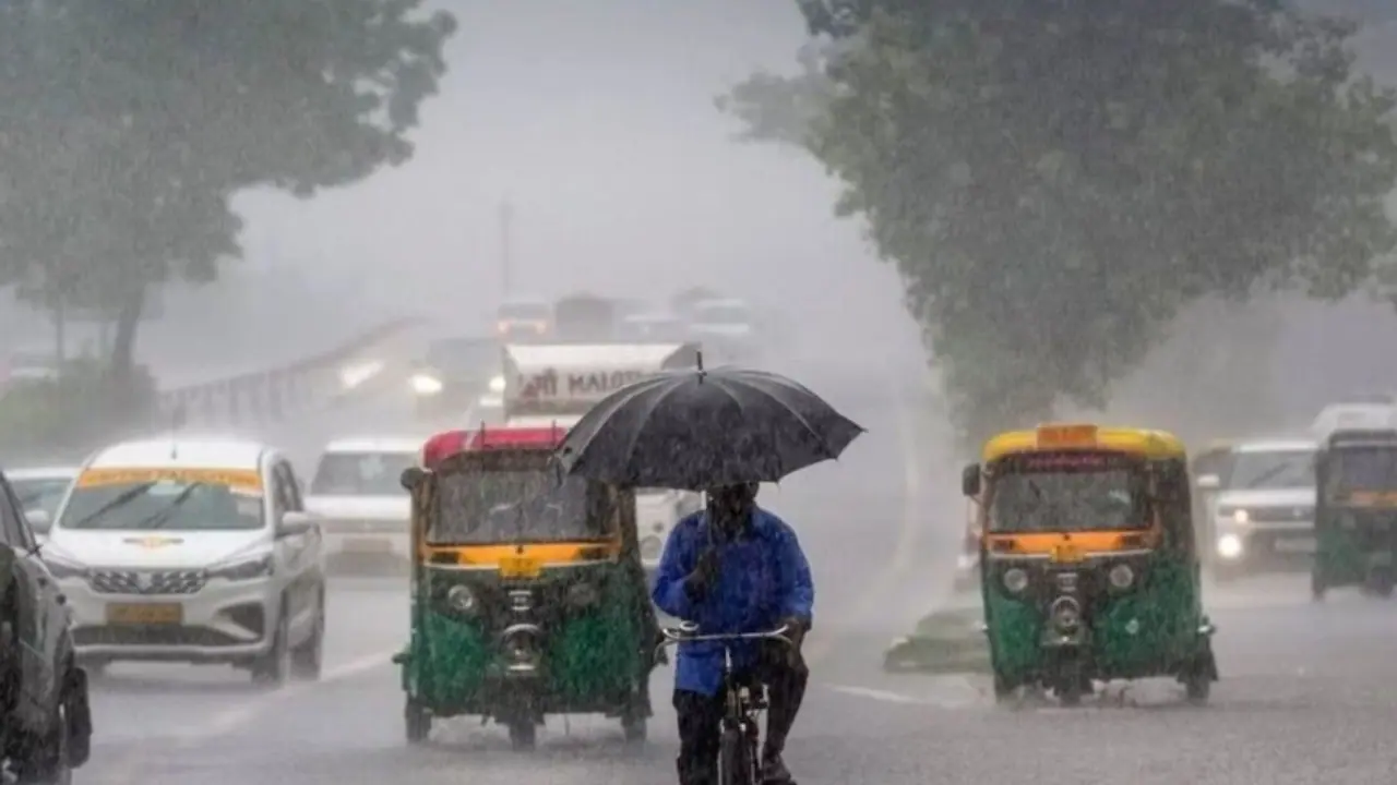 Heavy Rain Alert In Delhi