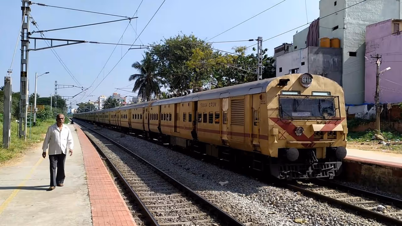 Bengaluru Hubli 10 Memu Train Bengaluru Hubli 10 Memu Train