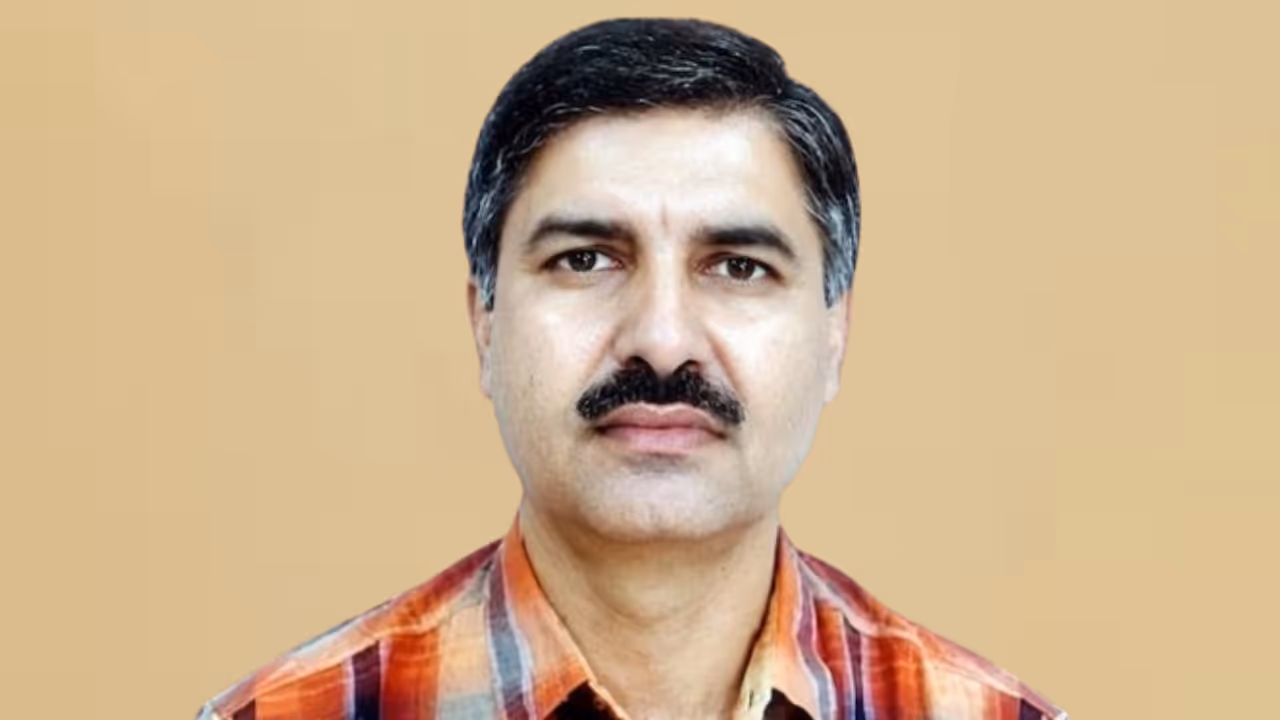 IAS officer IAS officer